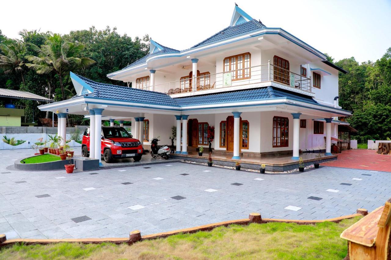 Gilead Holliday Hotel Tāmarakulam Buitenkant foto