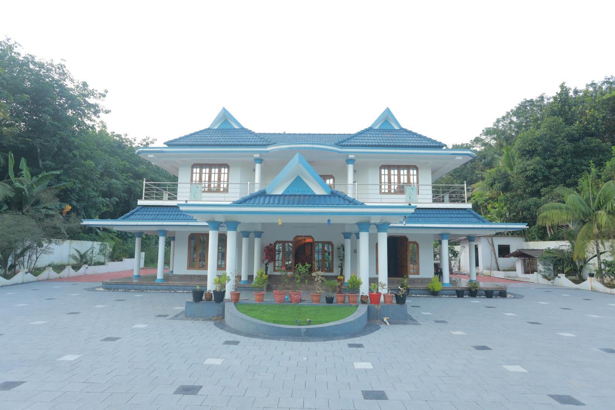 Gilead Holliday Hotel Tāmarakulam Buitenkant foto