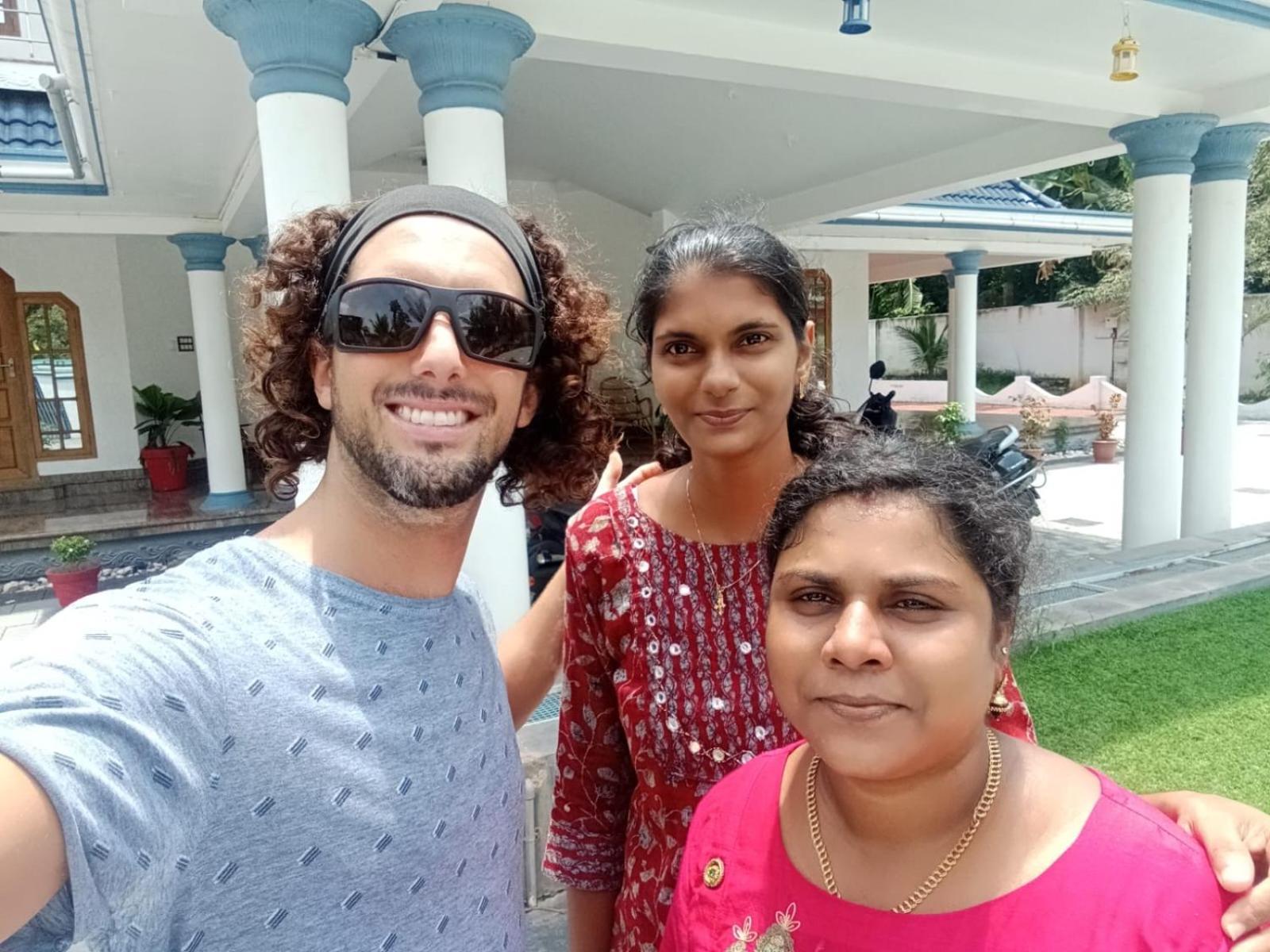 Gilead Holliday Hotel Tāmarakulam Buitenkant foto