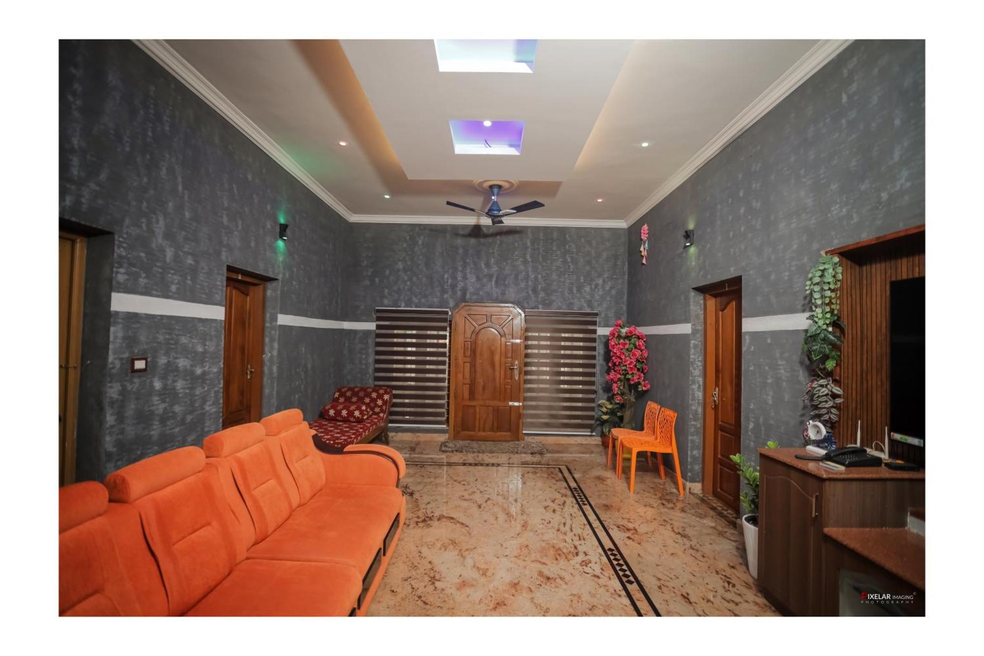 Gilead Holliday Hotel Tāmarakulam Buitenkant foto