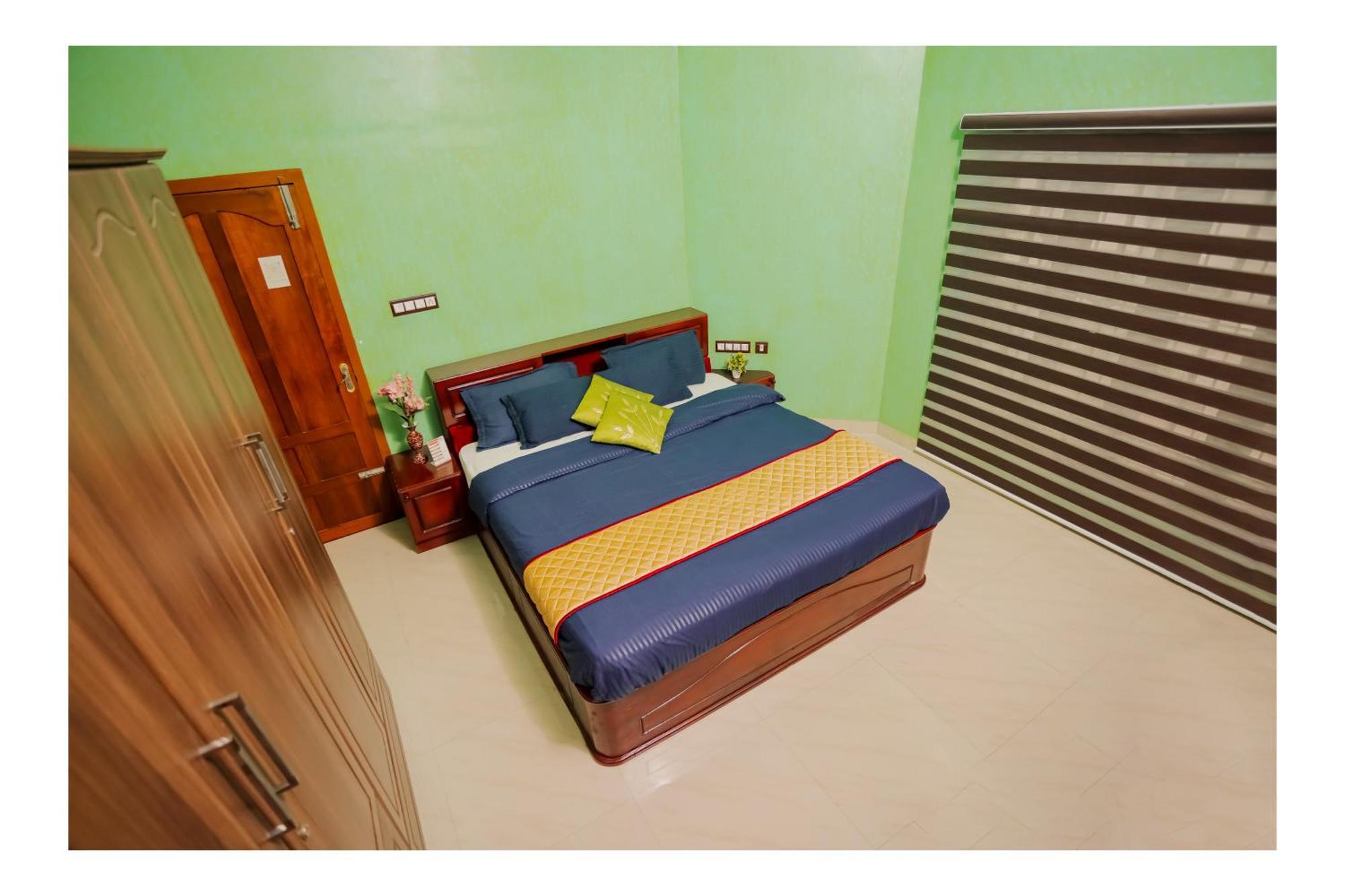 Gilead Holliday Hotel Tāmarakulam Buitenkant foto