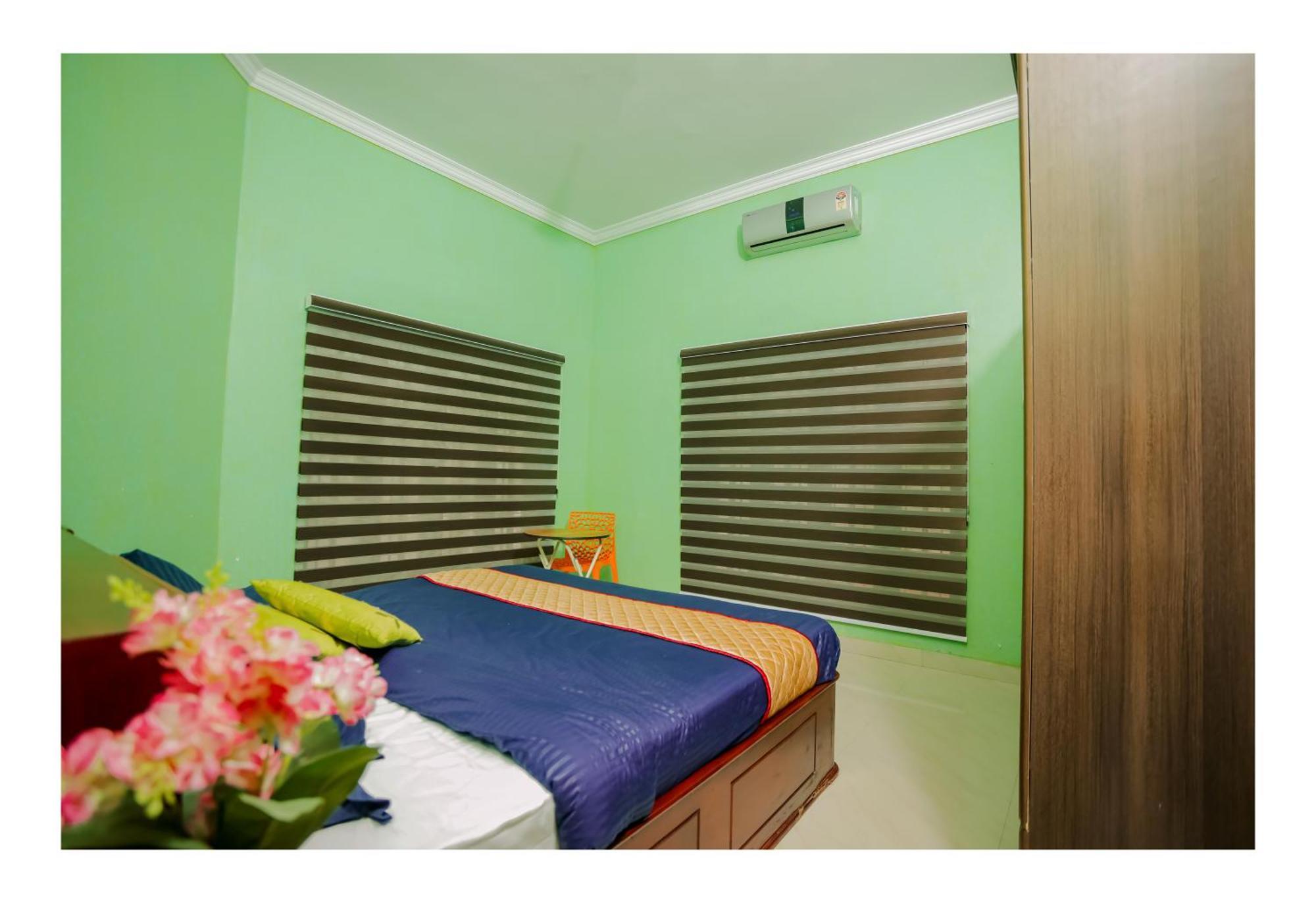 Gilead Holliday Hotel Tāmarakulam Buitenkant foto