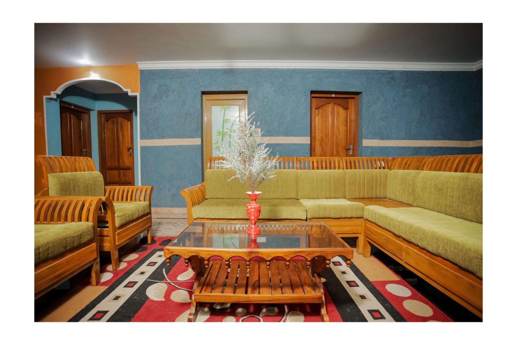 Gilead Holliday Hotel Tāmarakulam Buitenkant foto