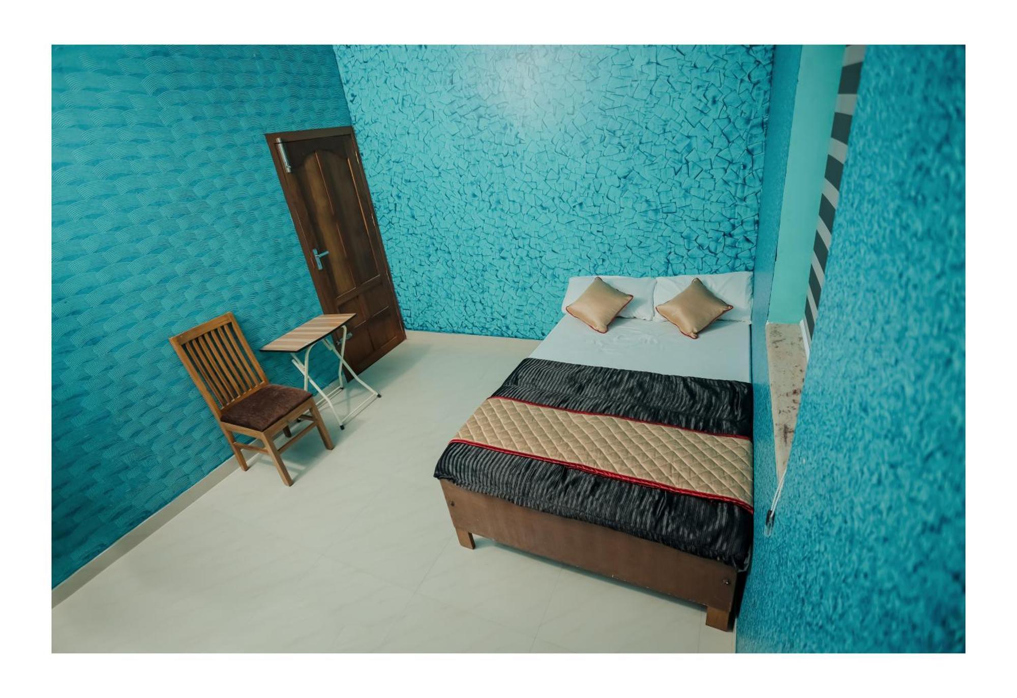 Gilead Holliday Hotel Tāmarakulam Buitenkant foto